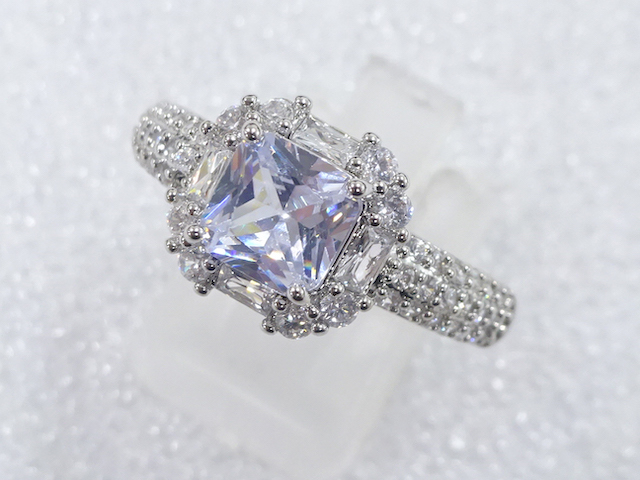 JAPANESE KIMONO / ANTIQUE CRYSTAL RING (SIZE 21)